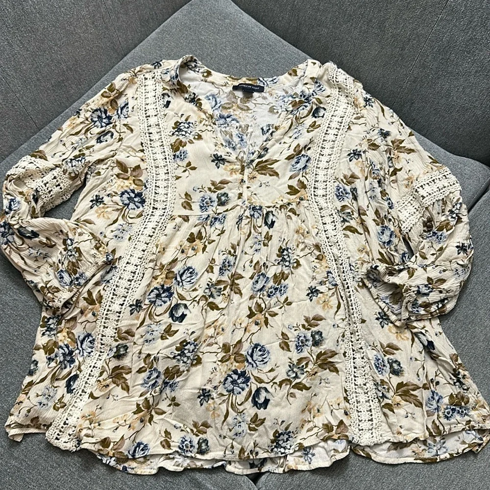 American Eagle Size Small Oversized Babydoll Shirt/Lace, Blue, Yellow,Tan Floral